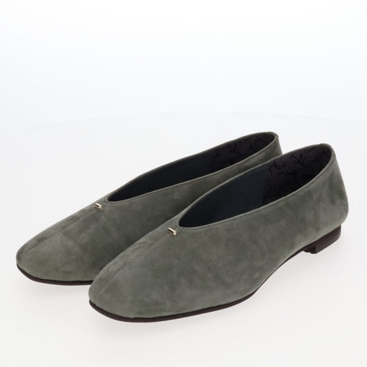 【26AW】メタルポイントフラットパンプス/651326