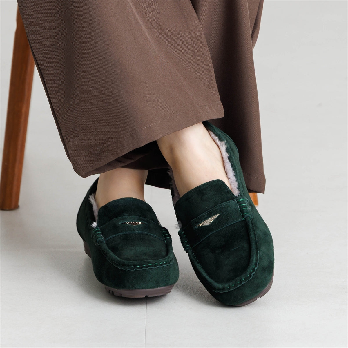【26AW】メタルポイントふわふわモカシン/651332