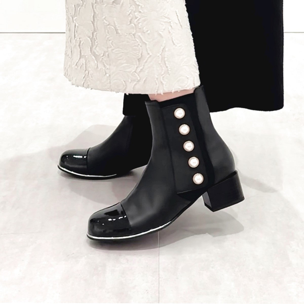 【26AW】パールアクセントサイドゴアブーツ/661427