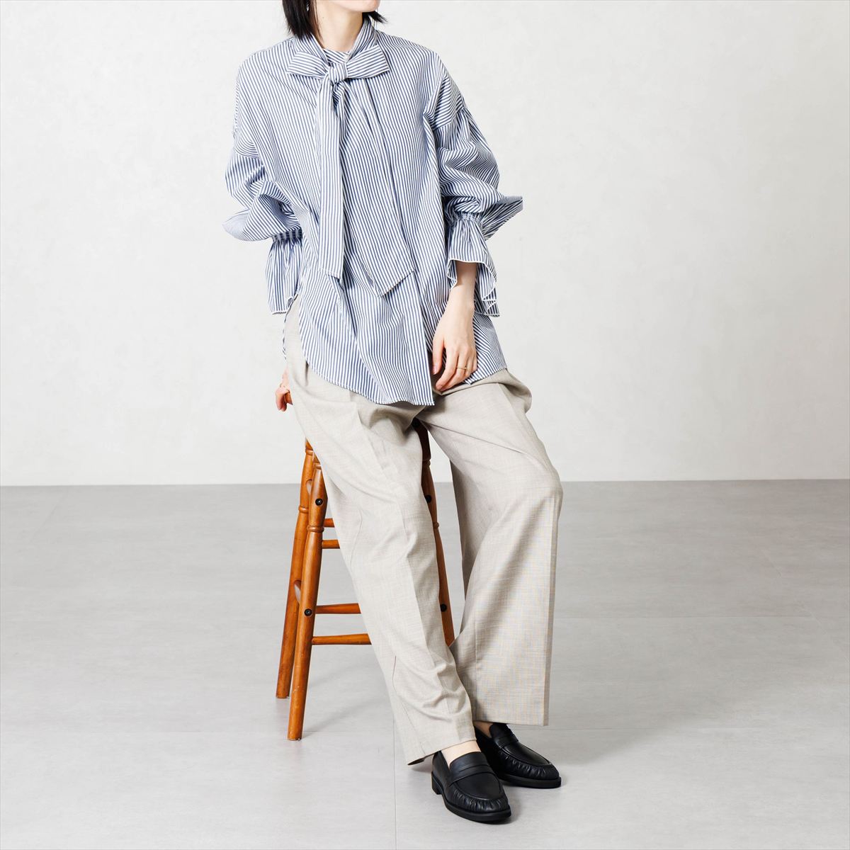 【26AW】ソフトギャザーローファー/661303