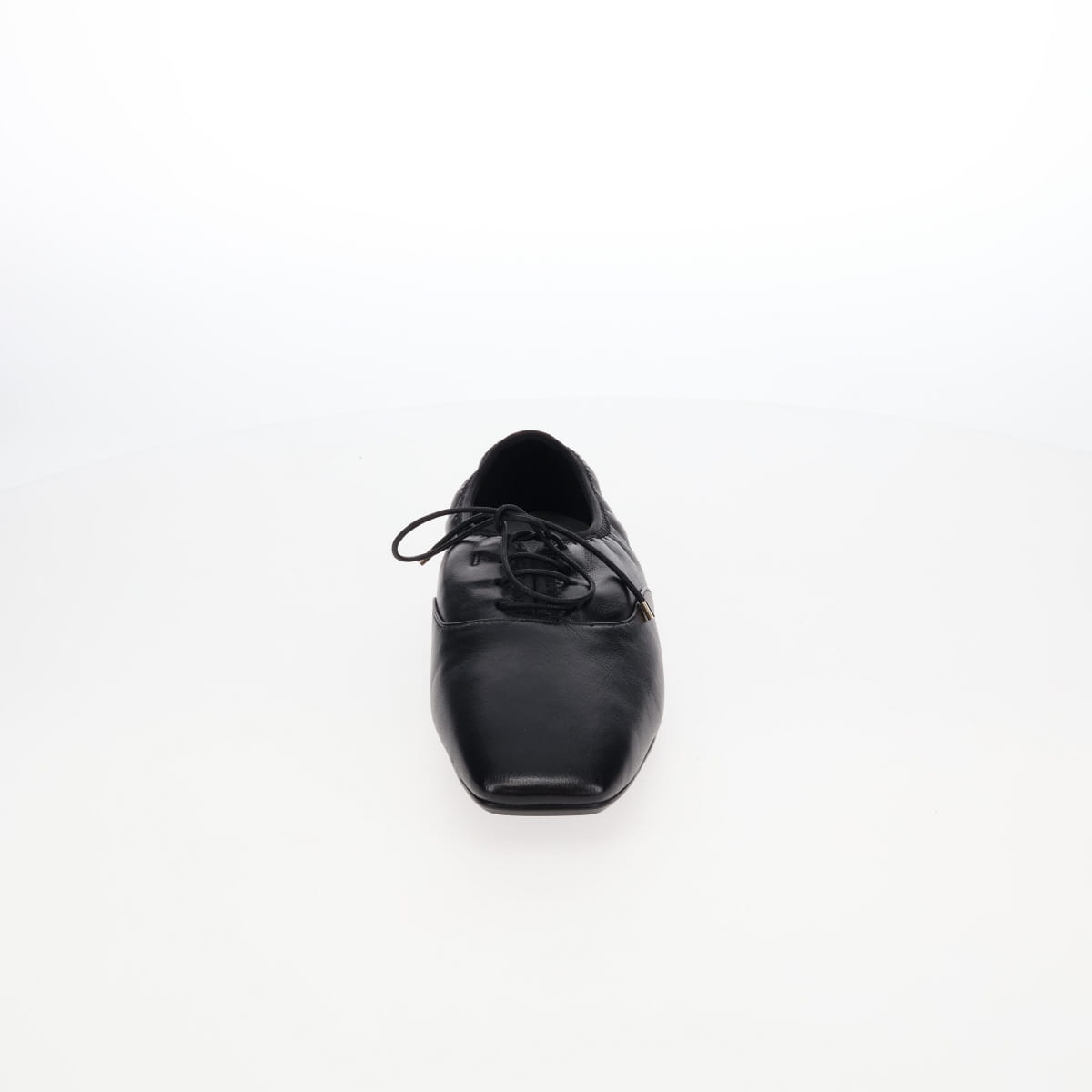 《予約／10月上旬入荷予定》【26AW】スクエアトゥレースアップフラットシューズ/661316