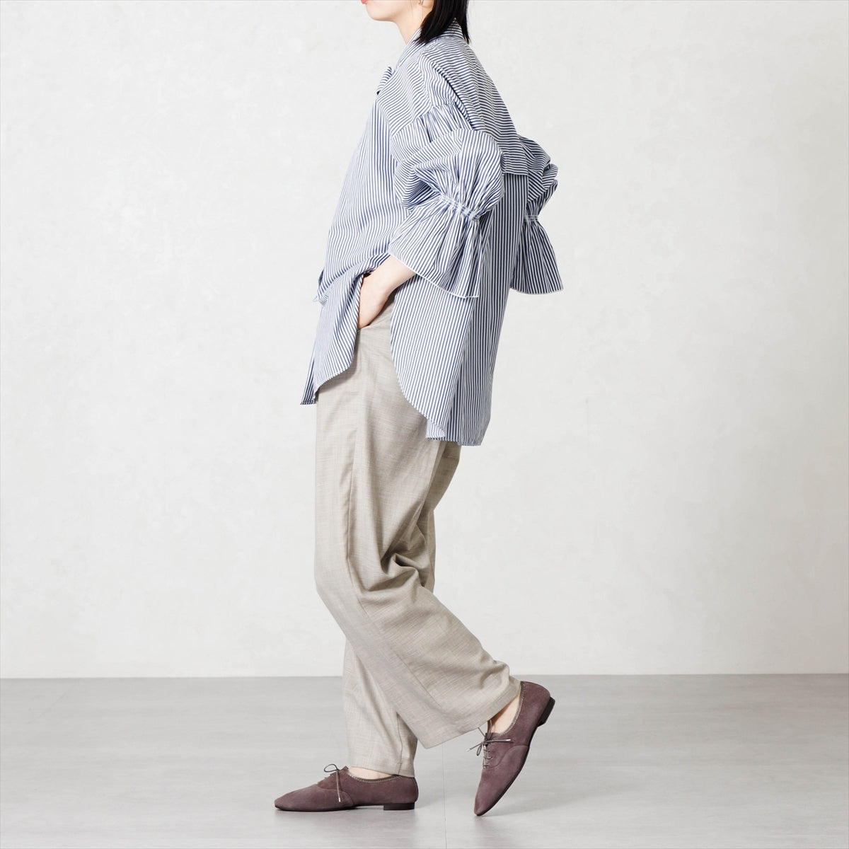 《予約／10月上旬入荷予定》【26AW】スクエアトゥレースアップフラットシューズ/661316