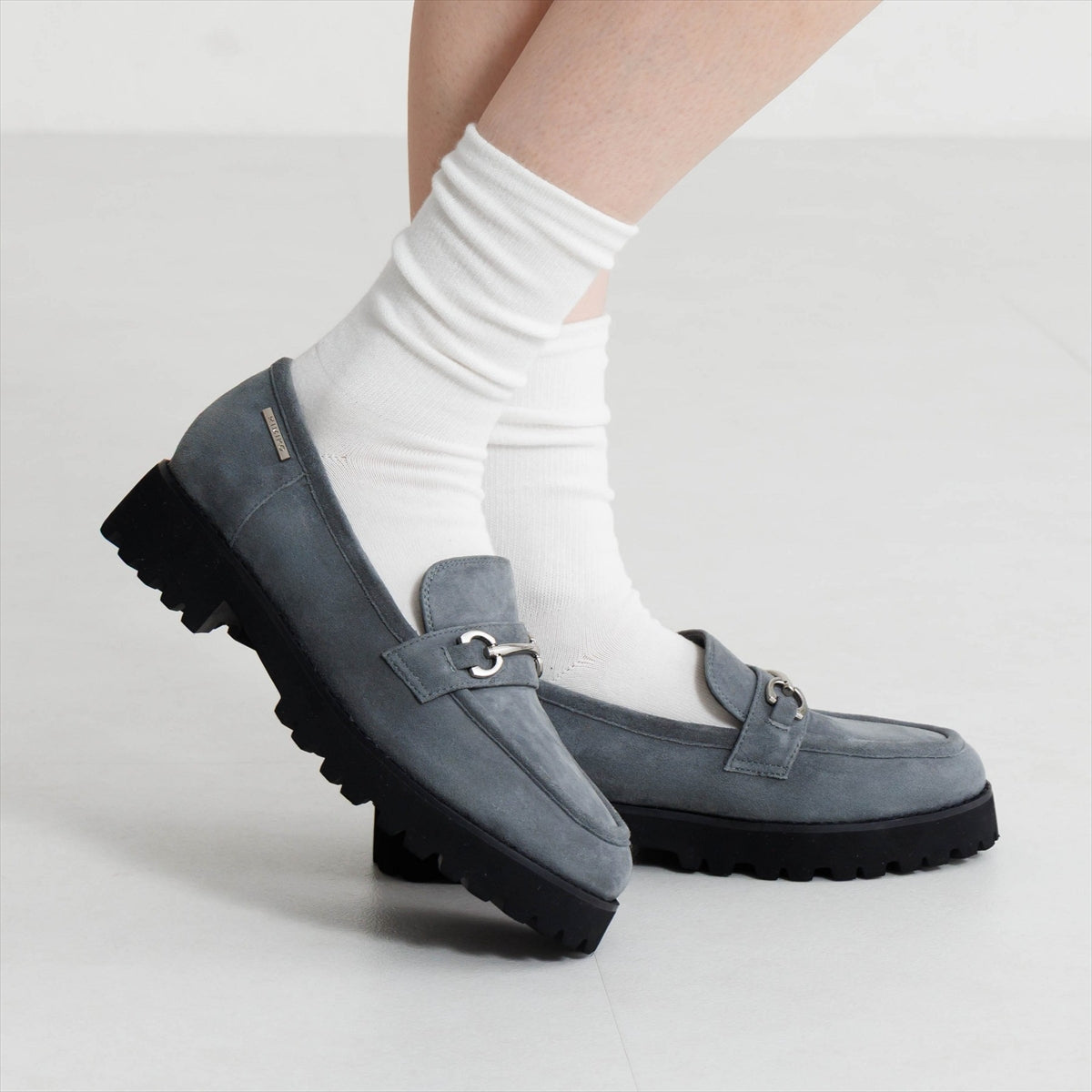 《予約／9月中旬入荷予定》【26AW】トラックソールビットローファー/661322