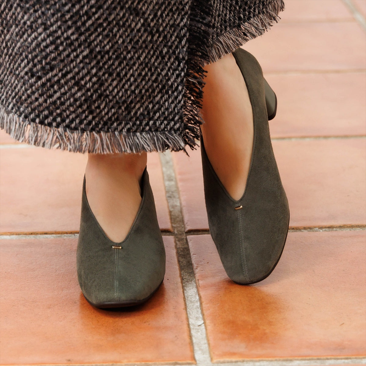 【26AW】4cmヒールメタルポイントパンプス/661325