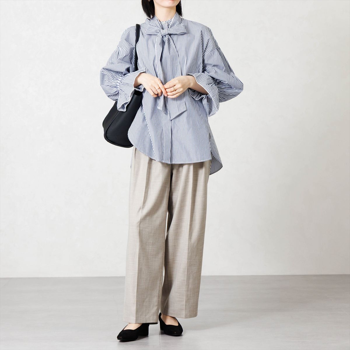 《予約／9月中旬入荷予定》【26AW】スクエアカットアンクルストラップパンプス/661328