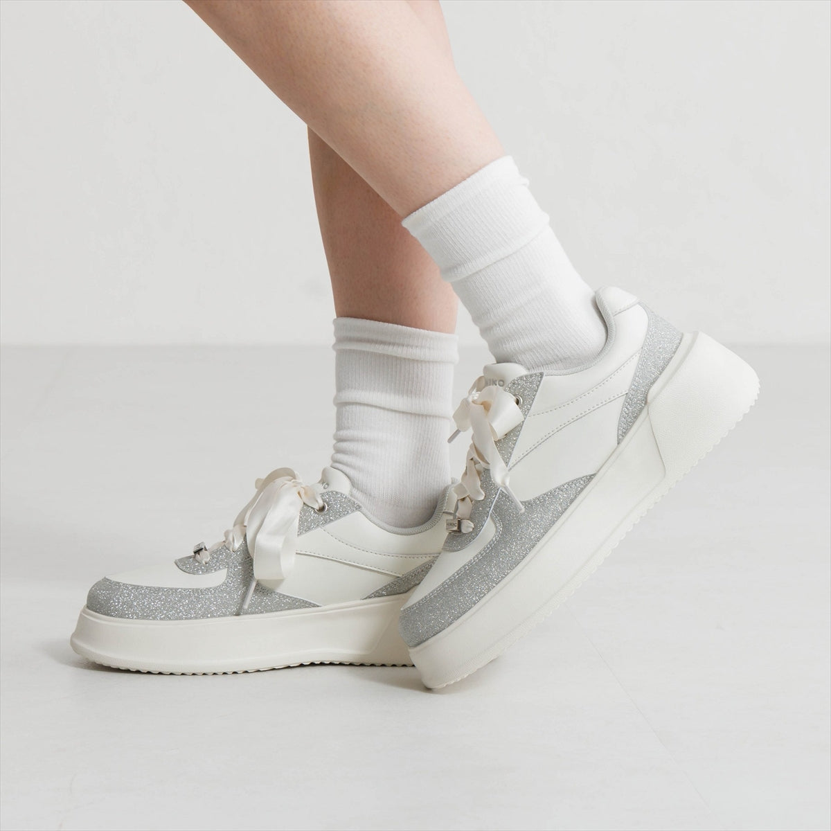 【26AW】2WAYレース厚底コートソールスニーカー/667301
