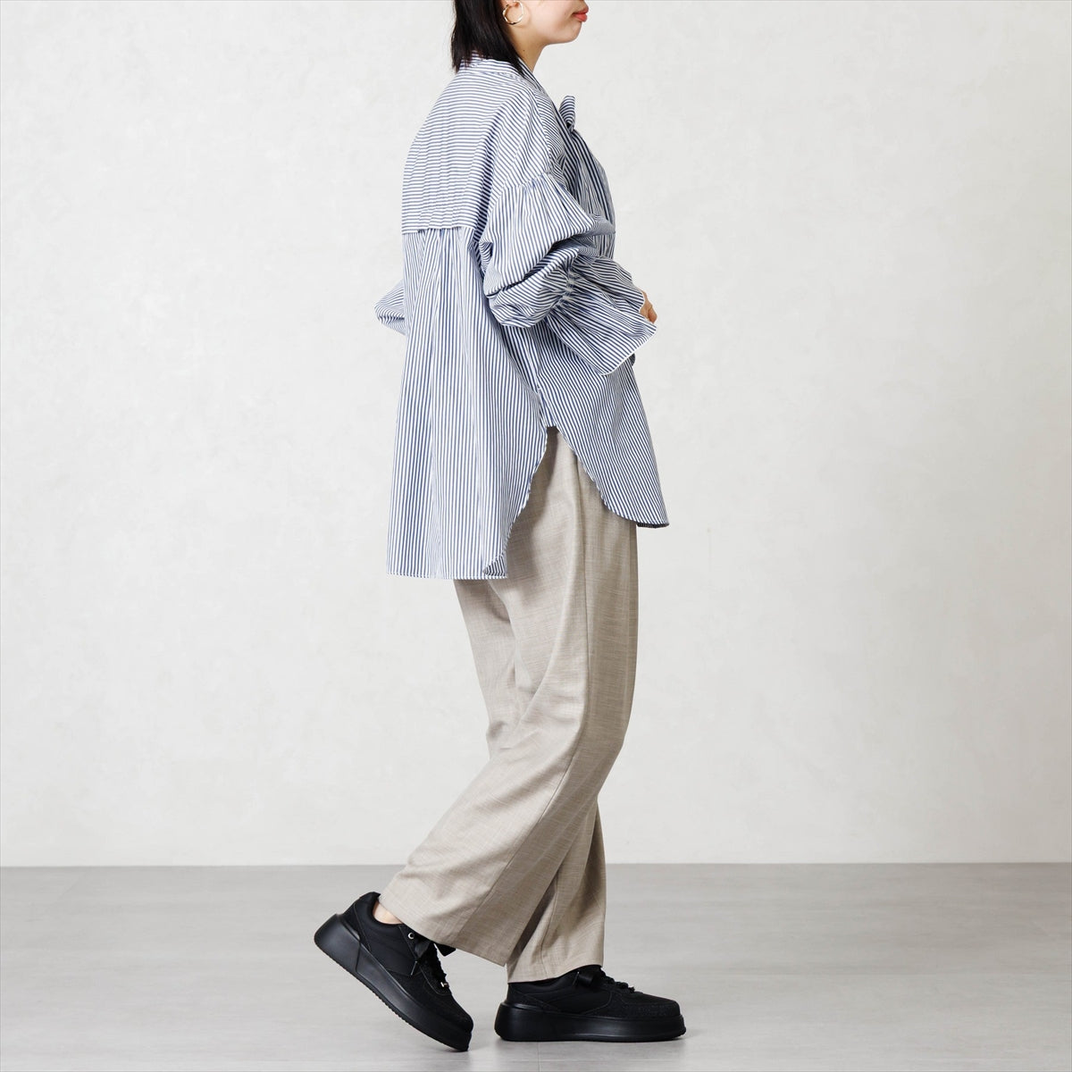 《一部予約／10月中旬入荷予定》【26AW】2WAYレース厚底コートソールスニーカー/667301