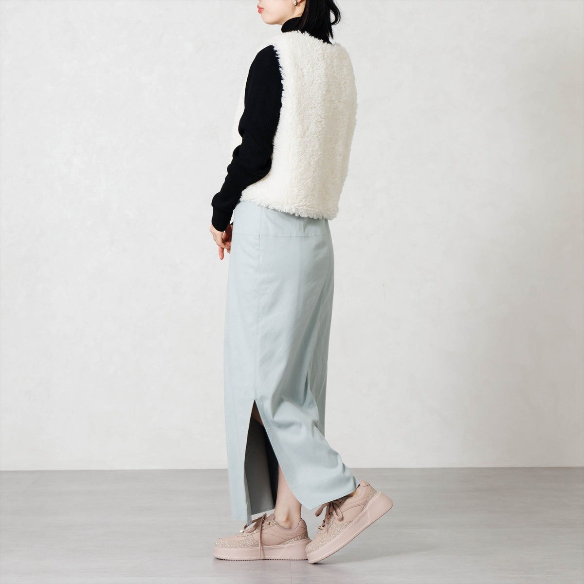 《一部予約／10月中旬入荷予定》【26AW】2WAYレース厚底コートソールスニーカー/667301