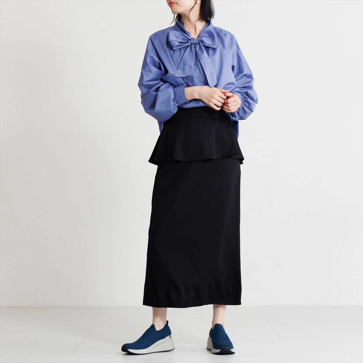 【26AW】ラインストーンニットヒールアップスニーカー/667302