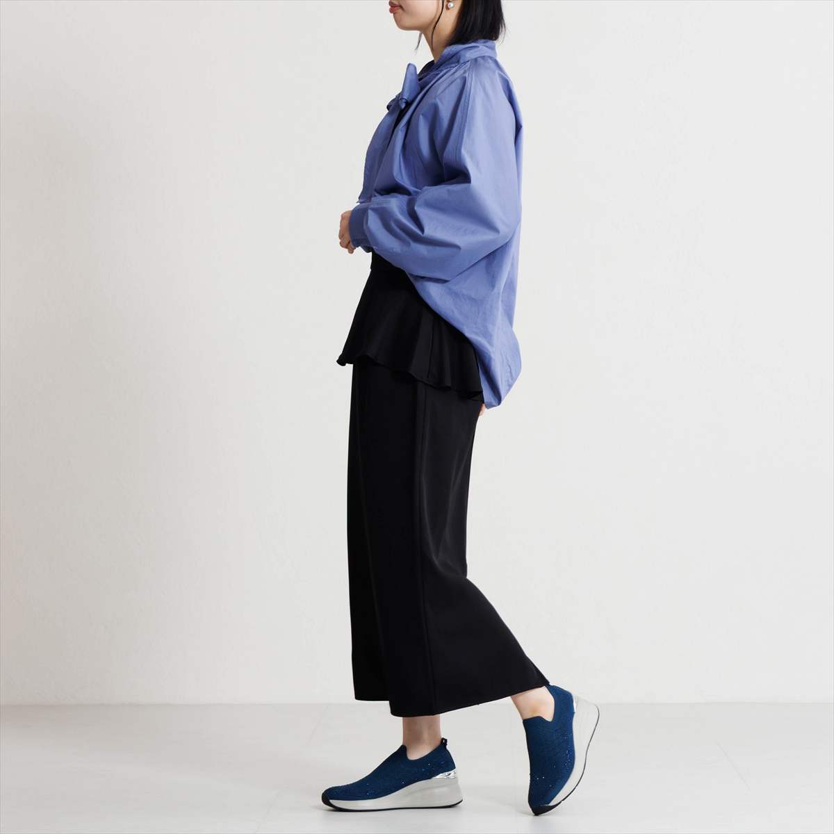 【26AW】ラインストーンニットヒールアップスニーカー/667302